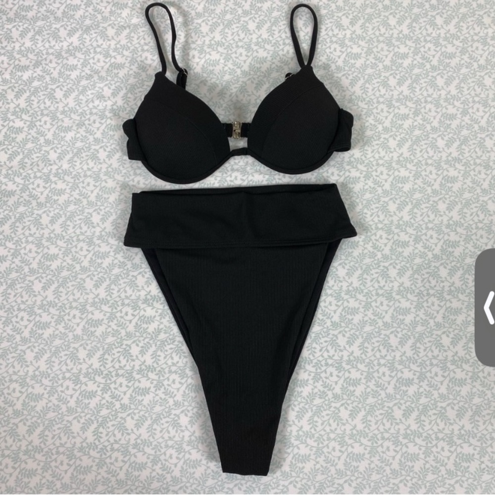 Beautiful bikini set - Picture 8 of 10